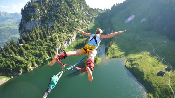 bungee jumping