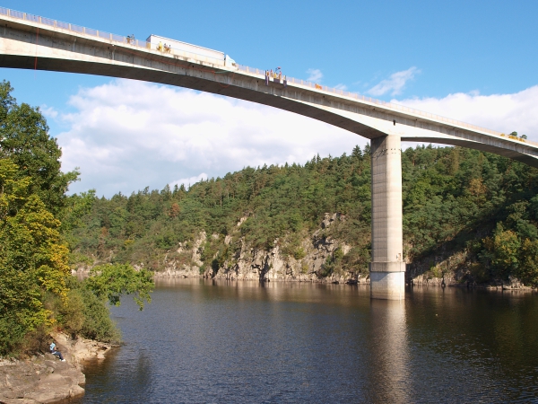 Zvíkovský most