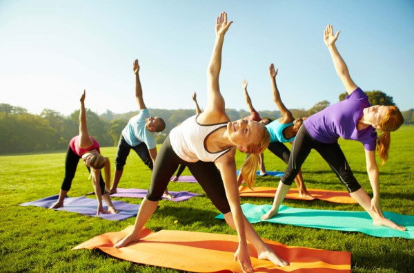 SportCentral_outdoor-yoga